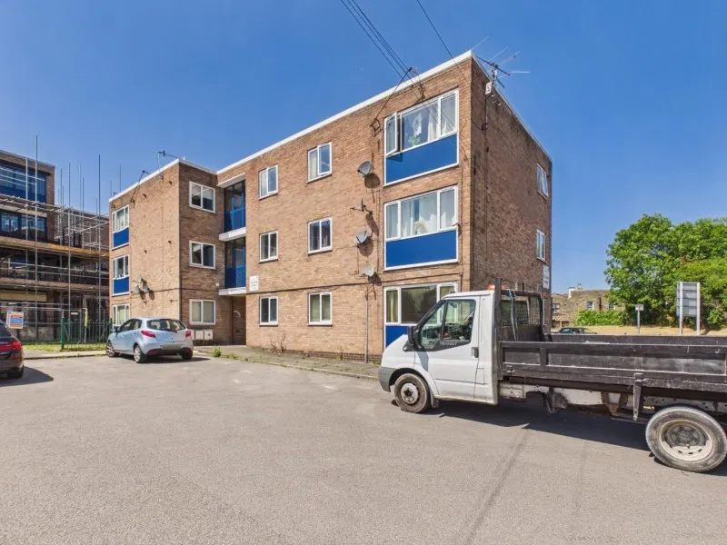 St. Johns House, Ferncliffe Road, BD16 2TE - image 1