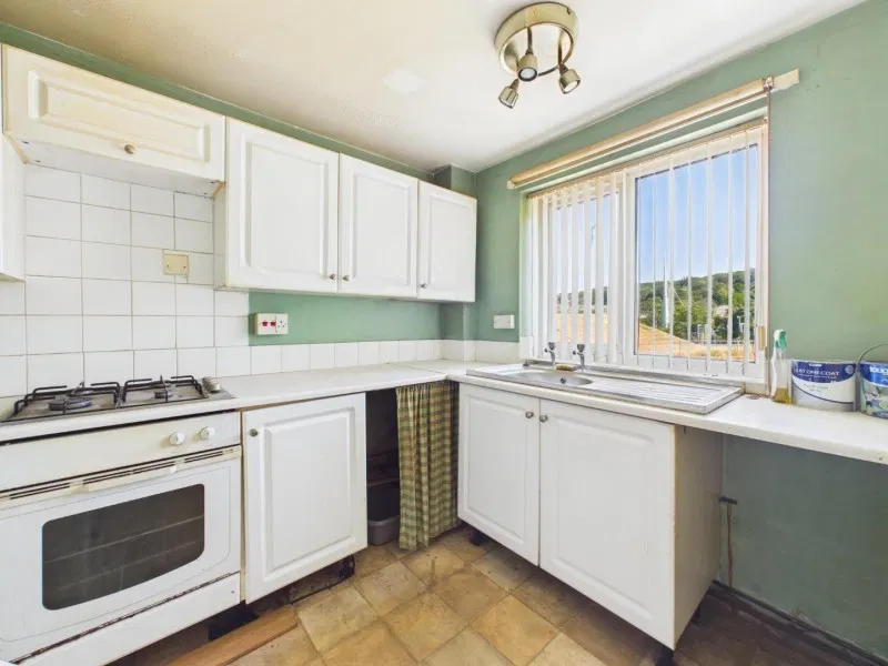 St. Johns House, Ferncliffe Road, BD16 2TE - image 3
