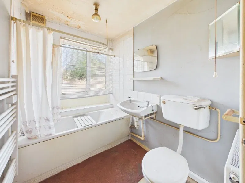 St. Johns House, Ferncliffe Road, BD16 2TE - image 4