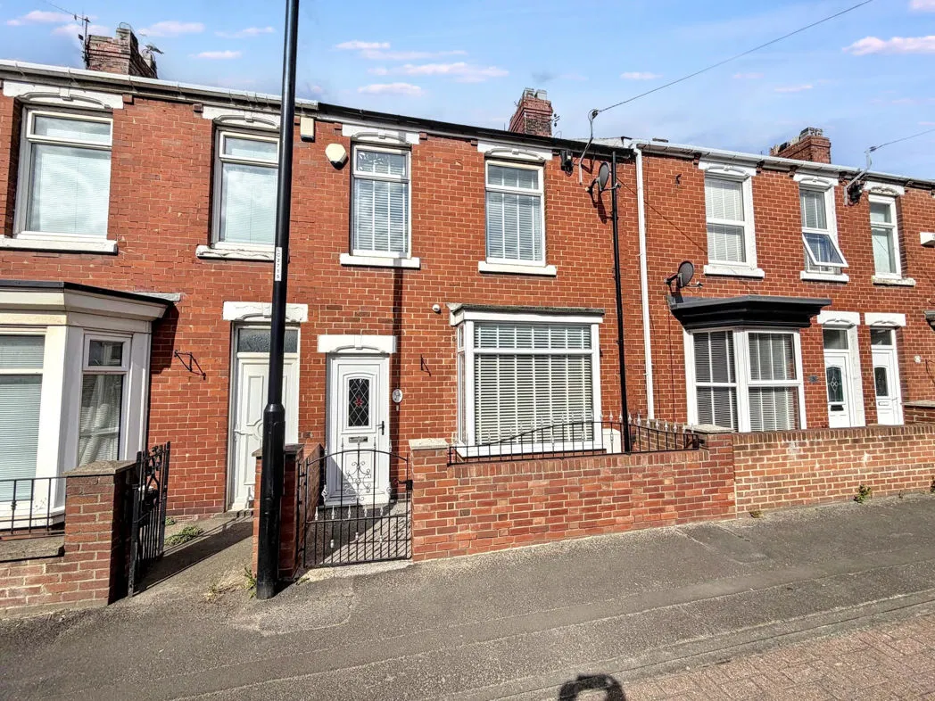 Station Avenue North, Fencehouses, Houghton Le Spring, Tyne and Wear, DH4 6HT - image 1