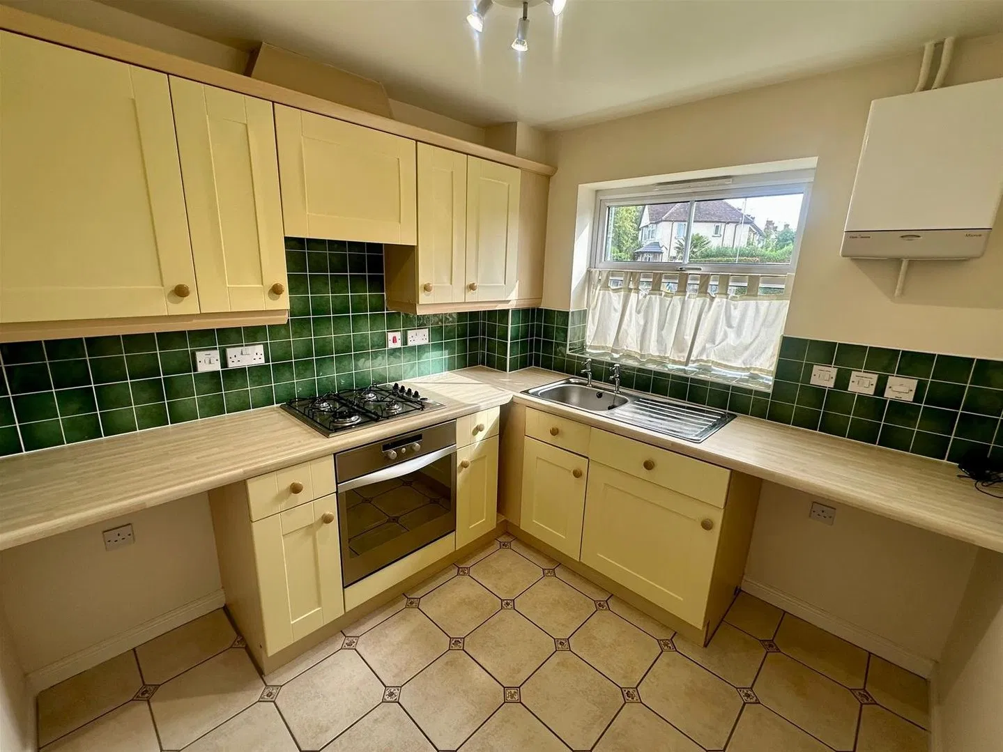 Barrs Court Road, Hereford - image 2