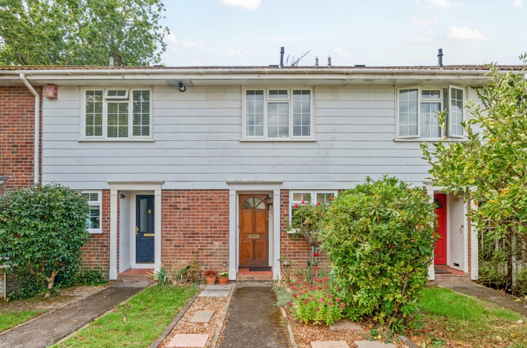 Hamilton Drive, Guildford, Surrey, GU2 - image 16