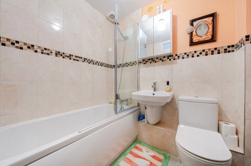 Hamilton Drive, Guildford, Surrey, GU2 - image 8
