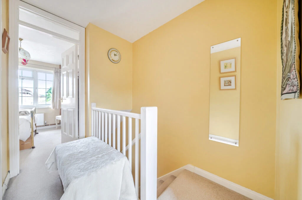 Hamilton Drive, Guildford, Surrey, GU2 - image 9