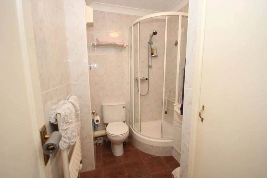 Branksome Wood Road, Bournemouth - image 11
