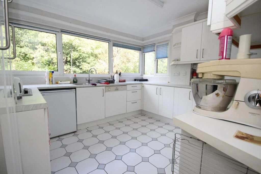Branksome Wood Road, Bournemouth - image 1