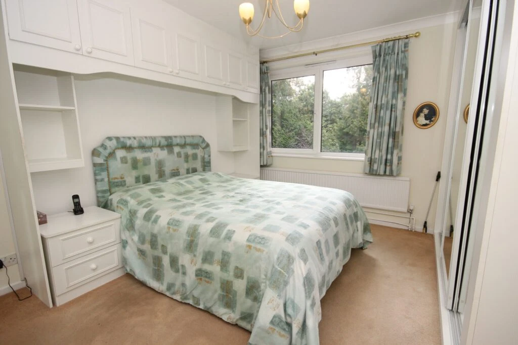 Branksome Wood Road, Bournemouth - image 8