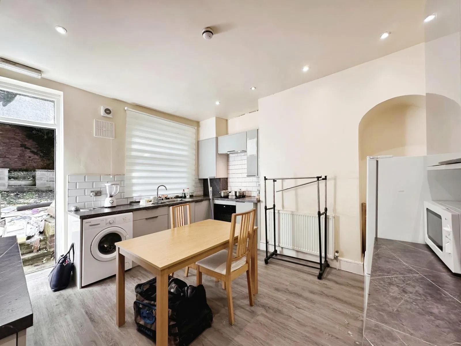 Village Place, Leeds, LS4 - image 3
