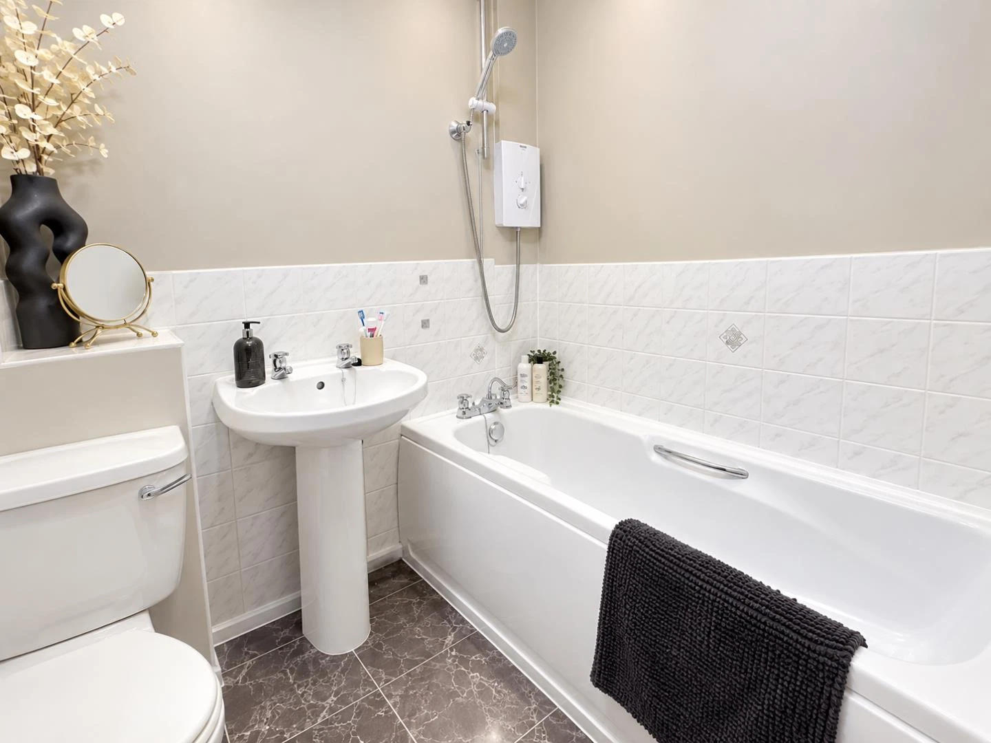 Braemar Crescent, Northampton - image 6