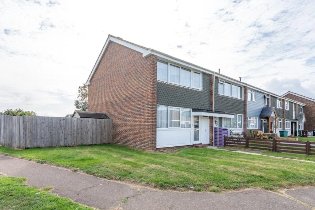 Churchill Walk, Pagham, Bognor Regis - image 1