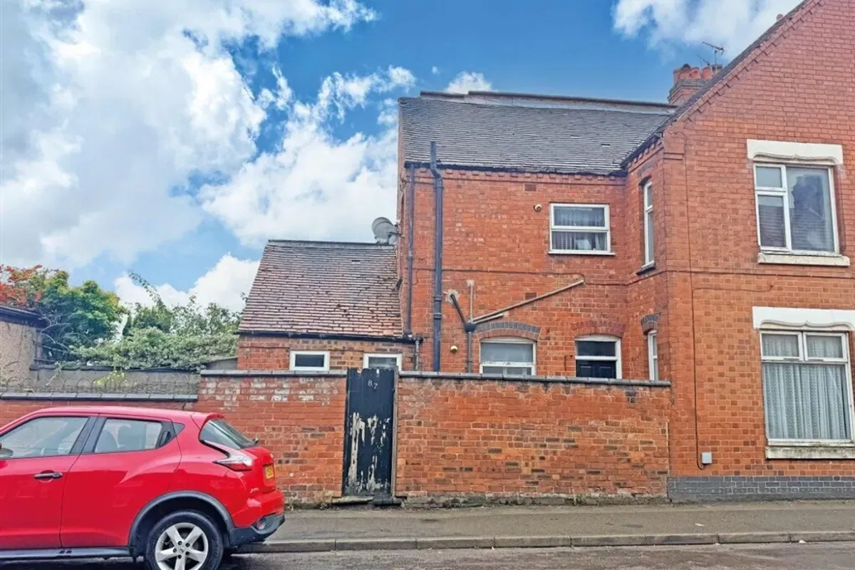 Aston Road, Nuneaton - image 1