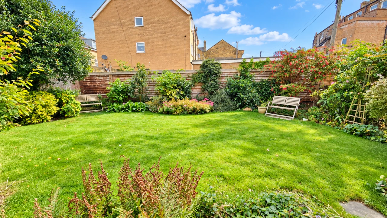 Westbourne Grove, Scarborough, North Yorkshire - image 14