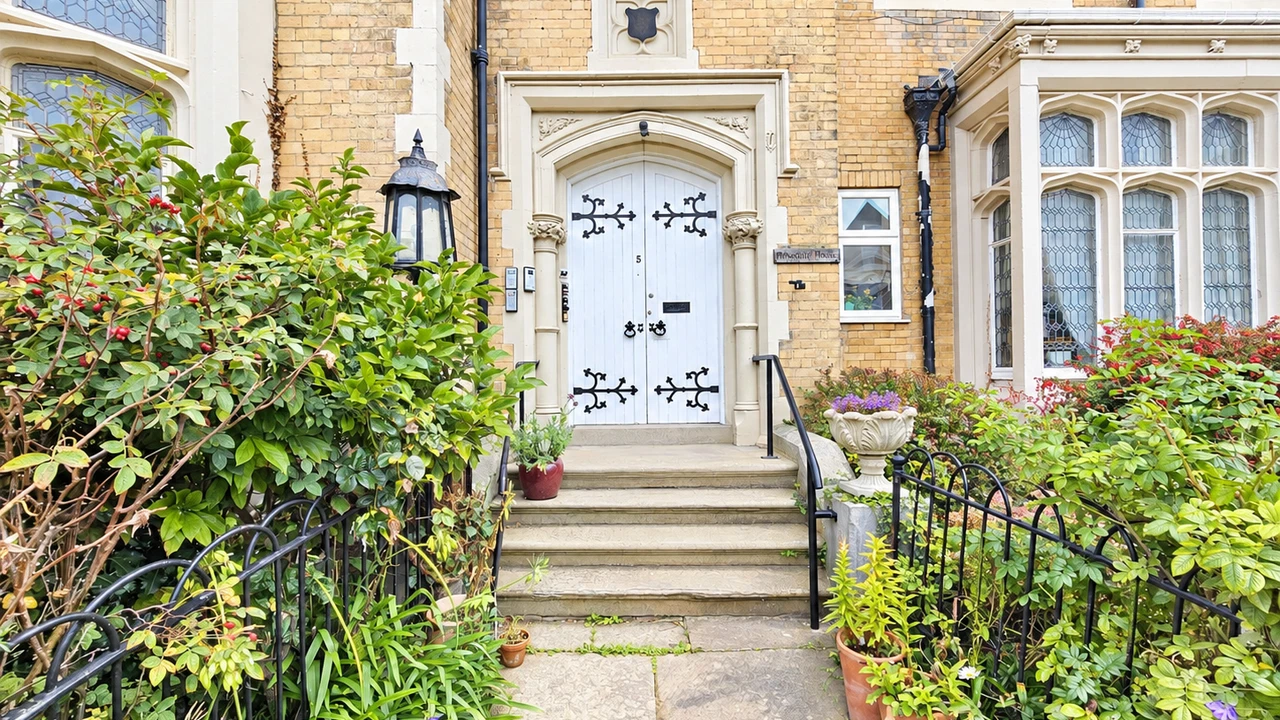 Westbourne Grove, Scarborough, North Yorkshire - image 16