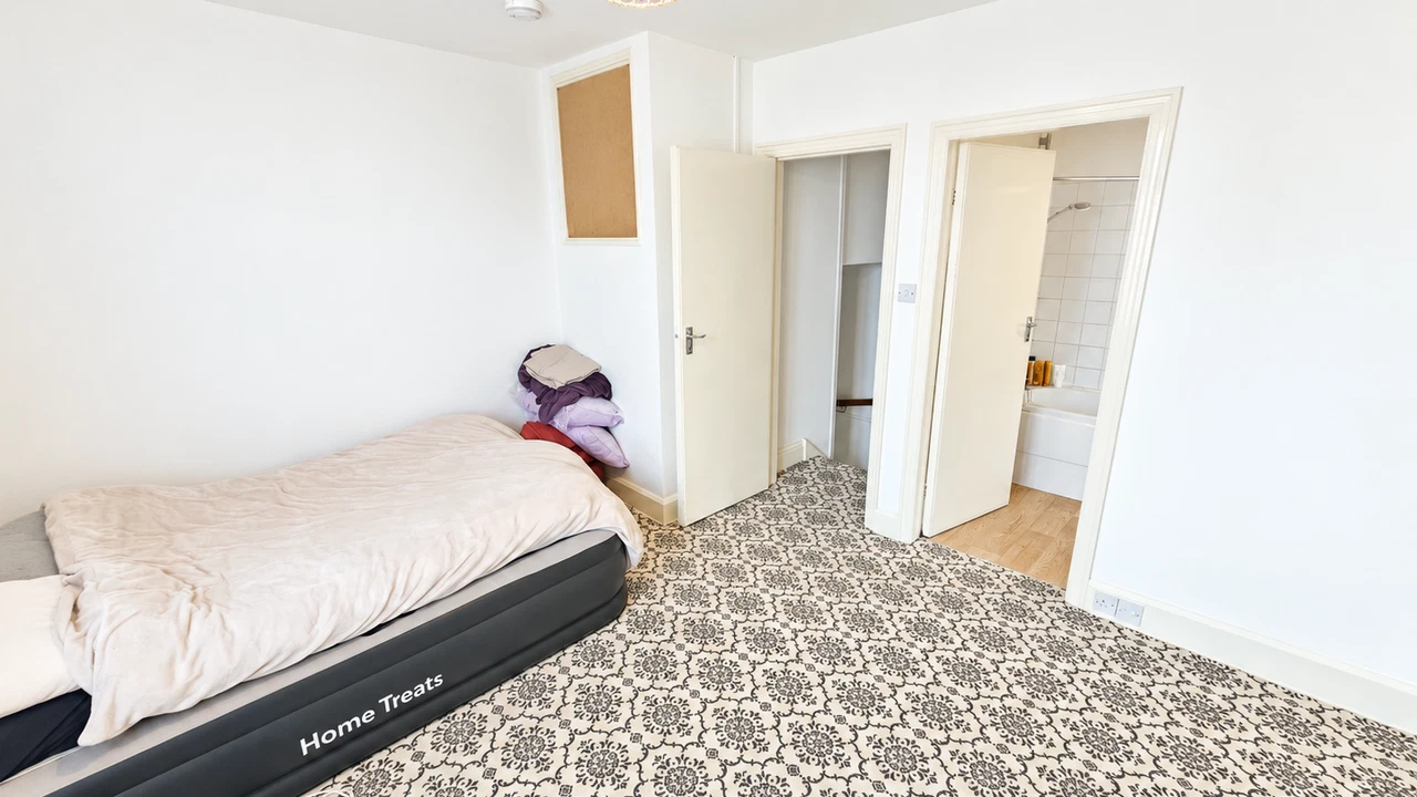 Westbourne Grove, Scarborough, North Yorkshire - image 8