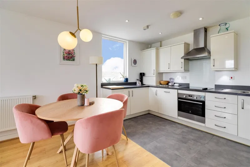 52 Woodpecker Way, Trumpington, Cambridge - image 3