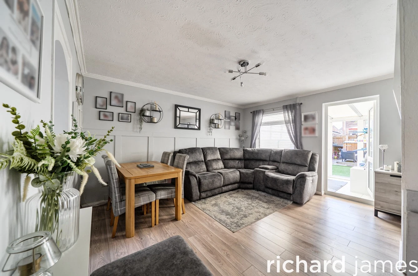 Castle Dore, Freshbrook, Swindon, SN5 8PQ - image 2
