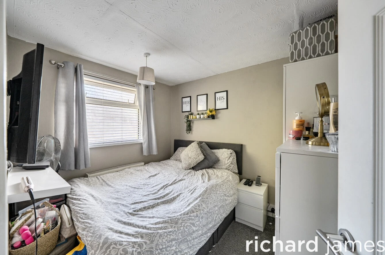 Castle Dore, Freshbrook, Swindon, SN5 8PQ - image 6