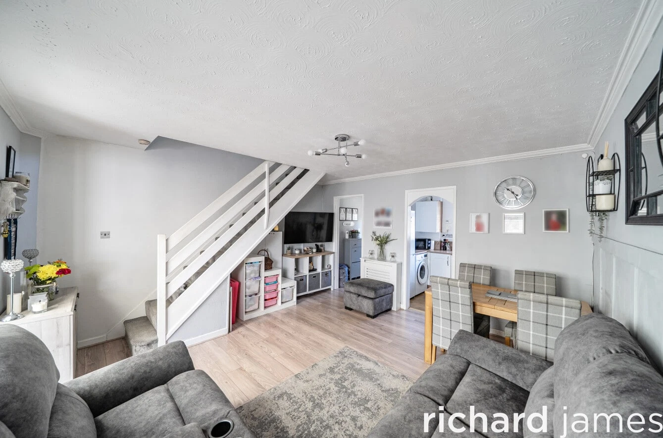 Castle Dore, Freshbrook, Swindon, SN5 8PQ - image 9