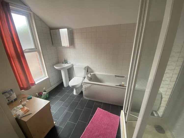 25 Balfour Road, Nottingham, Nottinghamshire NG7 1NY - image 5