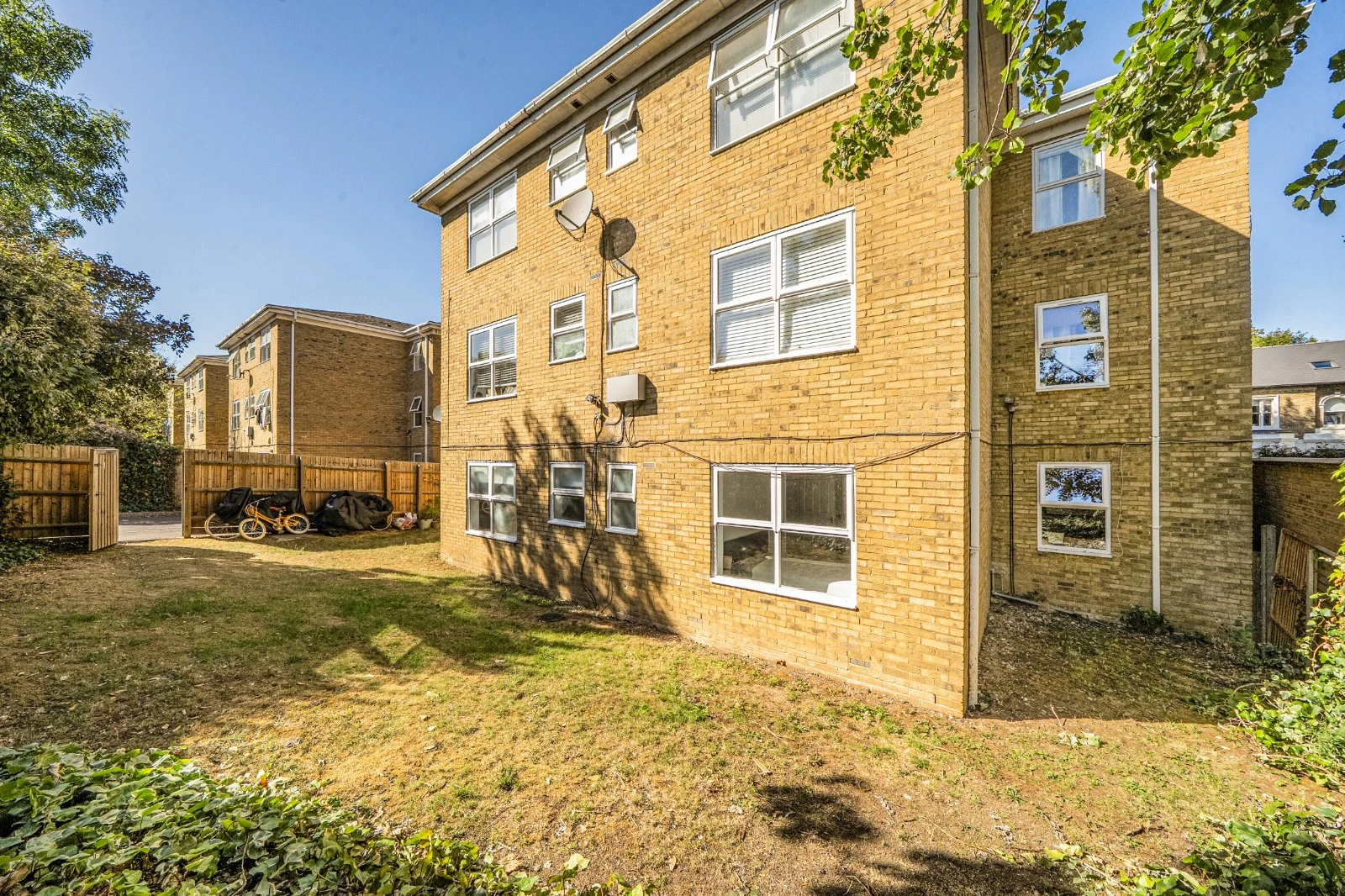 Cavendish Road, London, NW6 - image 5