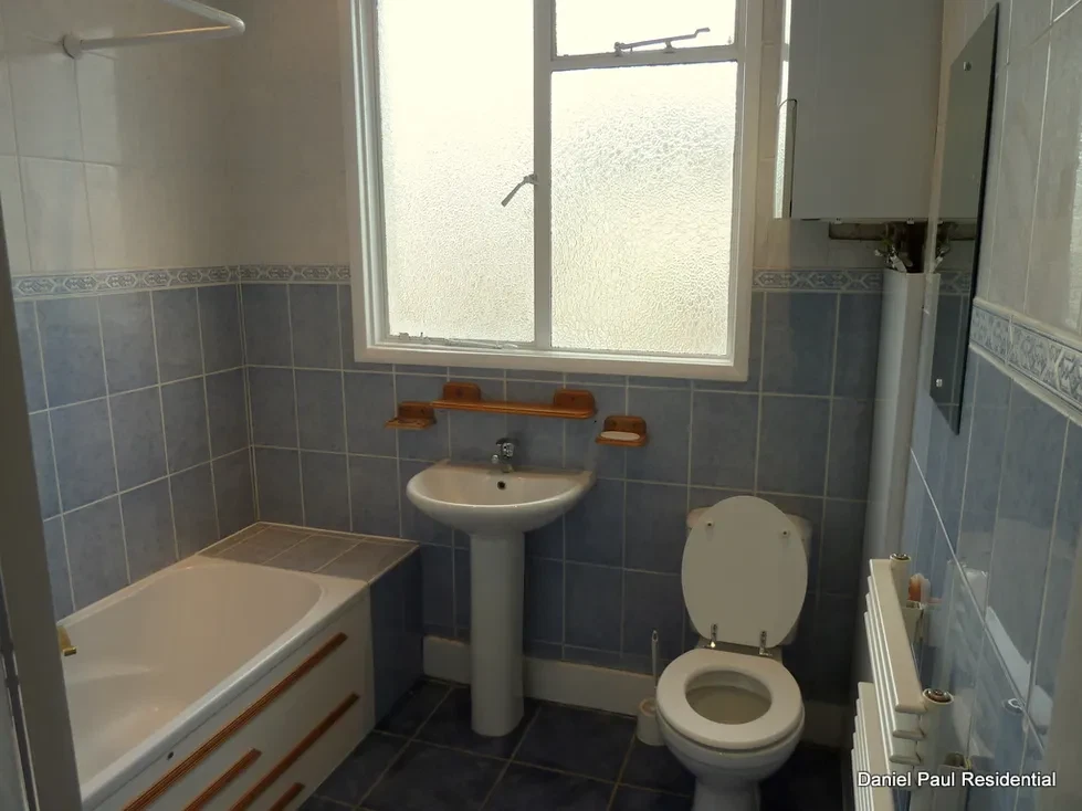 Carlyle Road, South Ealing - image 11