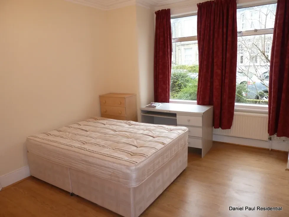 Carlyle Road, South Ealing - image 16