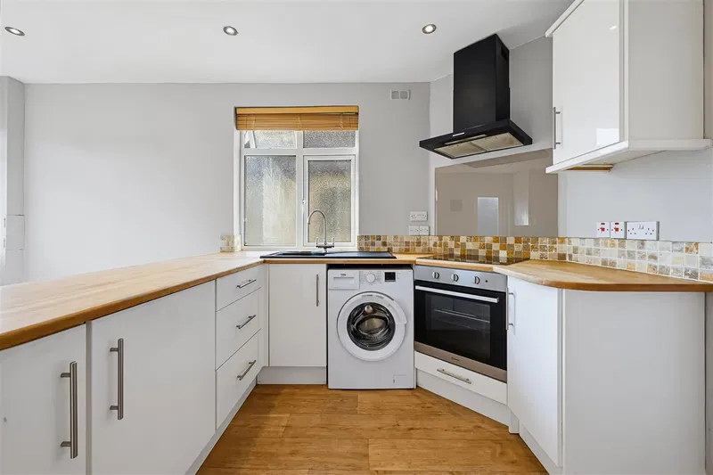 Dinton Road, Colliers Wood, SW19 - image 2