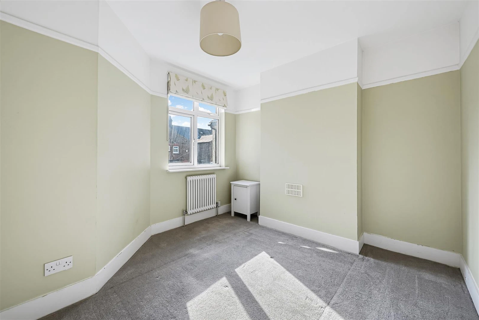 Dinton Road, Colliers Wood, SW19 - image 5