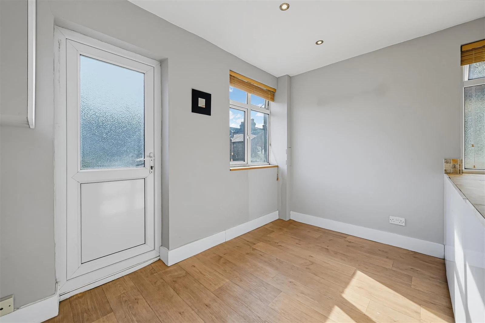 Dinton Road, Colliers Wood, SW19 - image 7