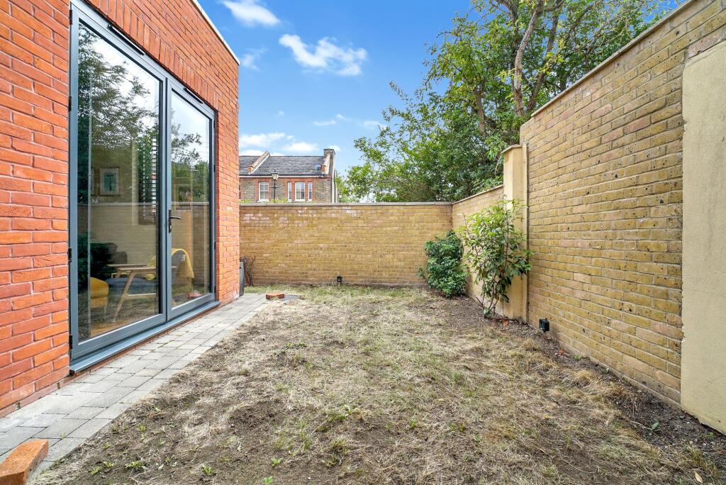 Leucha Road, London, E17 - image 10
