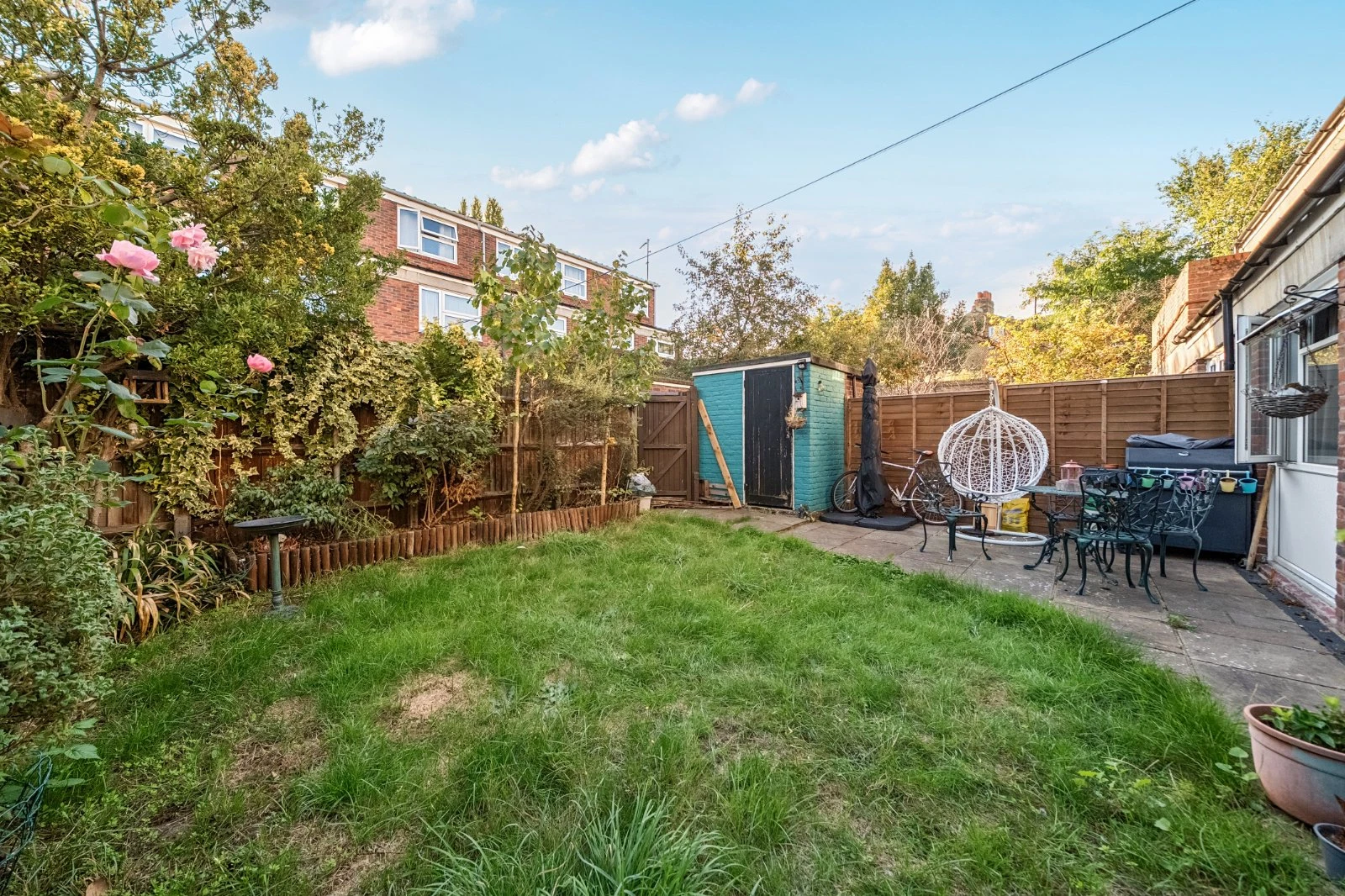Larch Close, Balham, London, SW12 - image 2