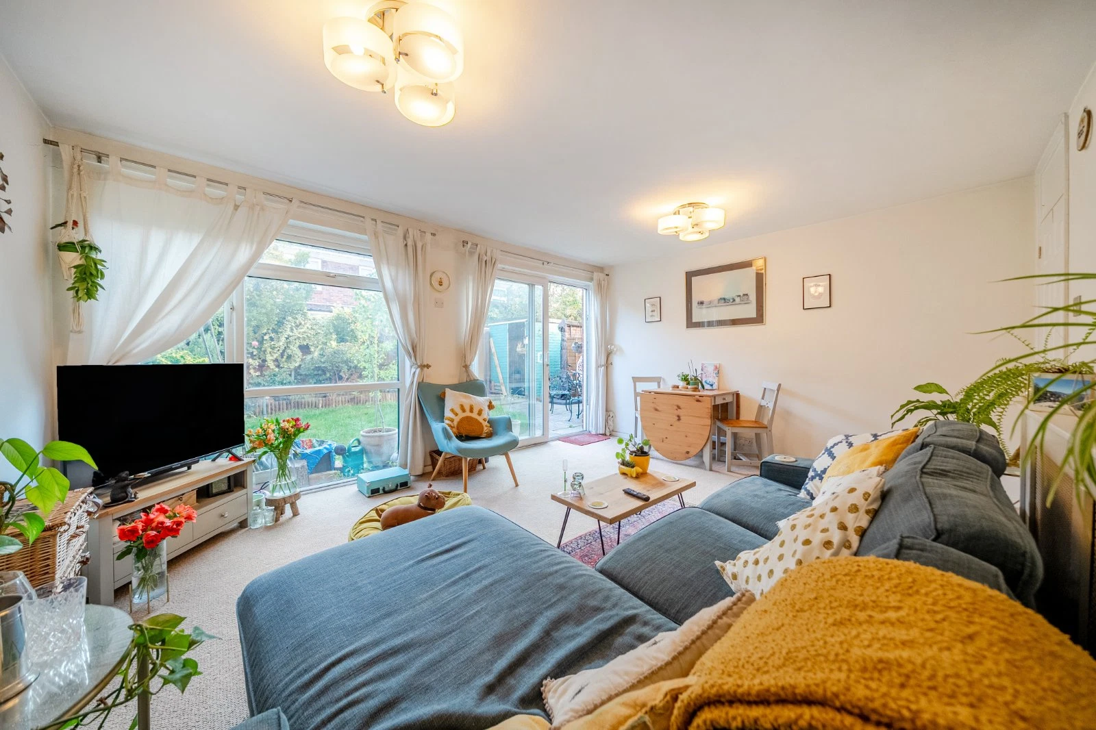 Larch Close, Balham, London, SW12 - image 9