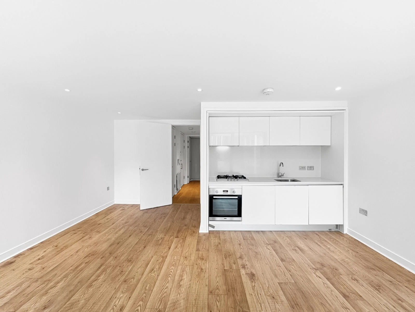 21/4 Simpson Loan, Quartermile, Edinburgh, EH3 - image 5