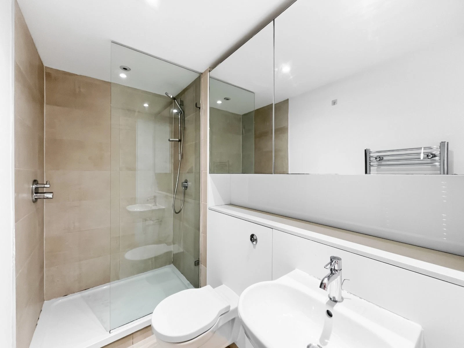 21/4 Simpson Loan, Quartermile, Edinburgh, EH3 - image 8