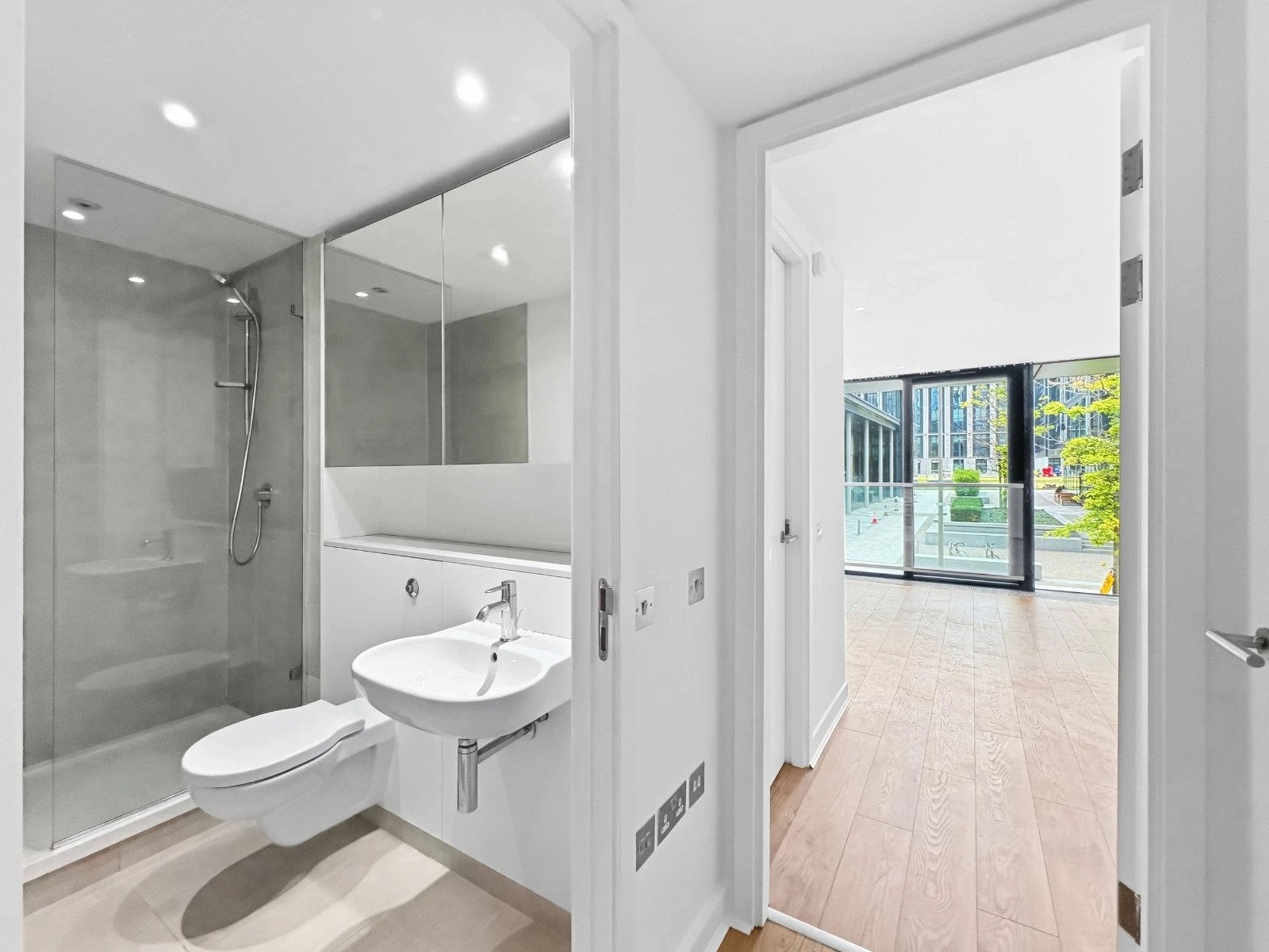 21/4 Simpson Loan, Quartermile, Edinburgh, EH3 - image 9