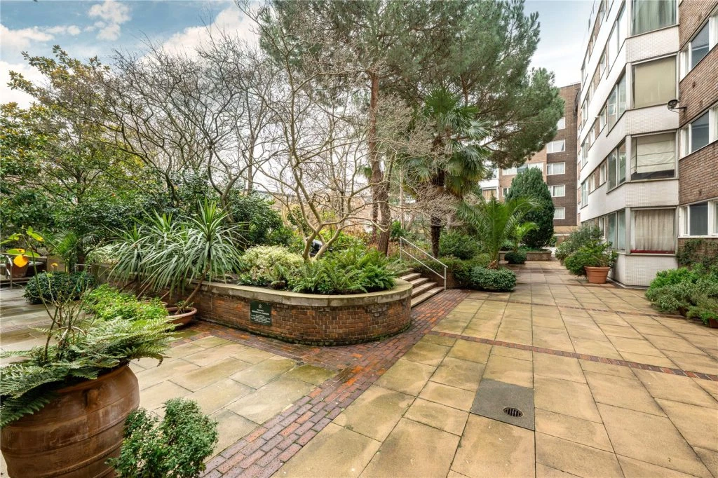 Southwick Street, London, W2 - image 4