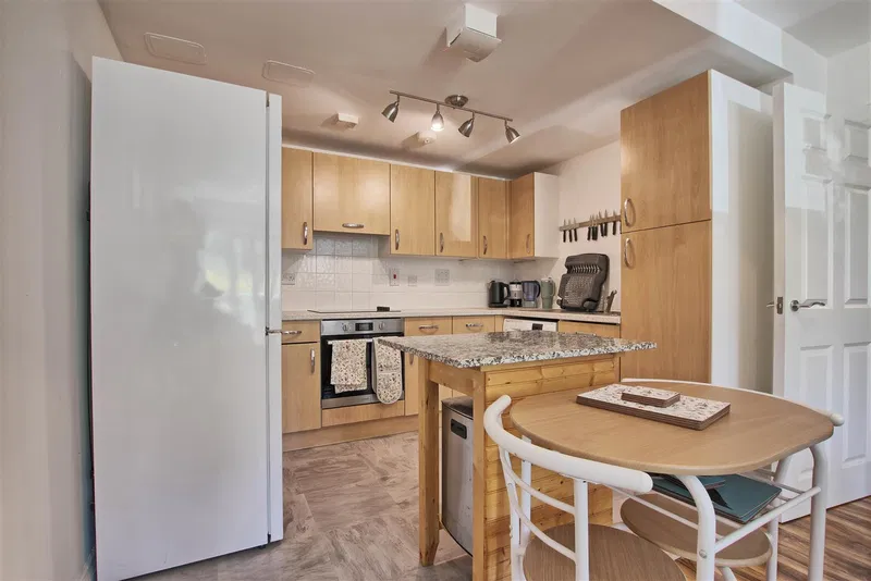 Maltings Close, Cambridge, CB5 8EB - image 3