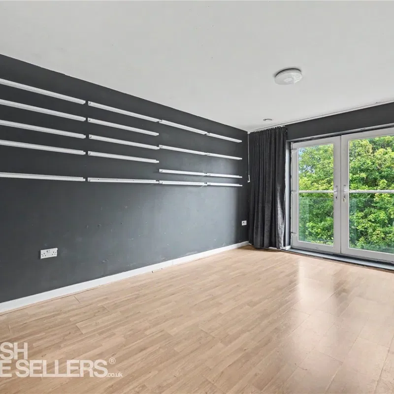 Admiral Drive, Stevenage, Hertfordshire, SG1 4GA - image 2