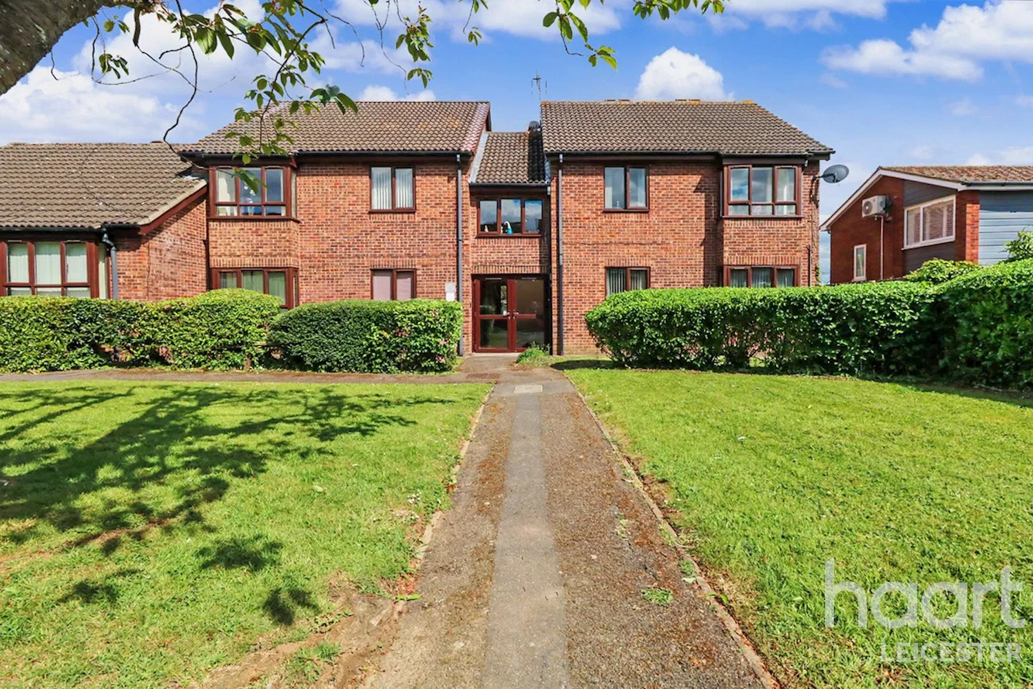 St Pauls Close, Leicester, LE2 - image 1