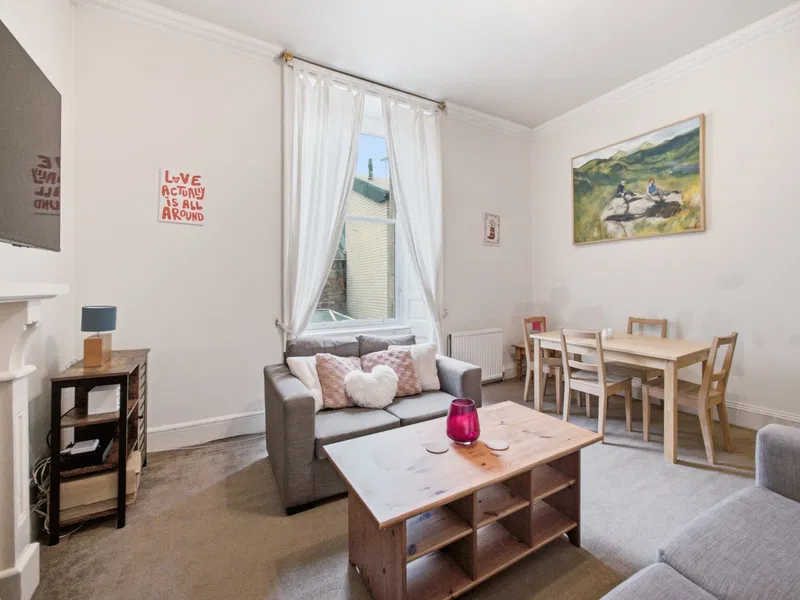 44/1 Frederick Street, New Town, Edinburgh, EH2 - image 2