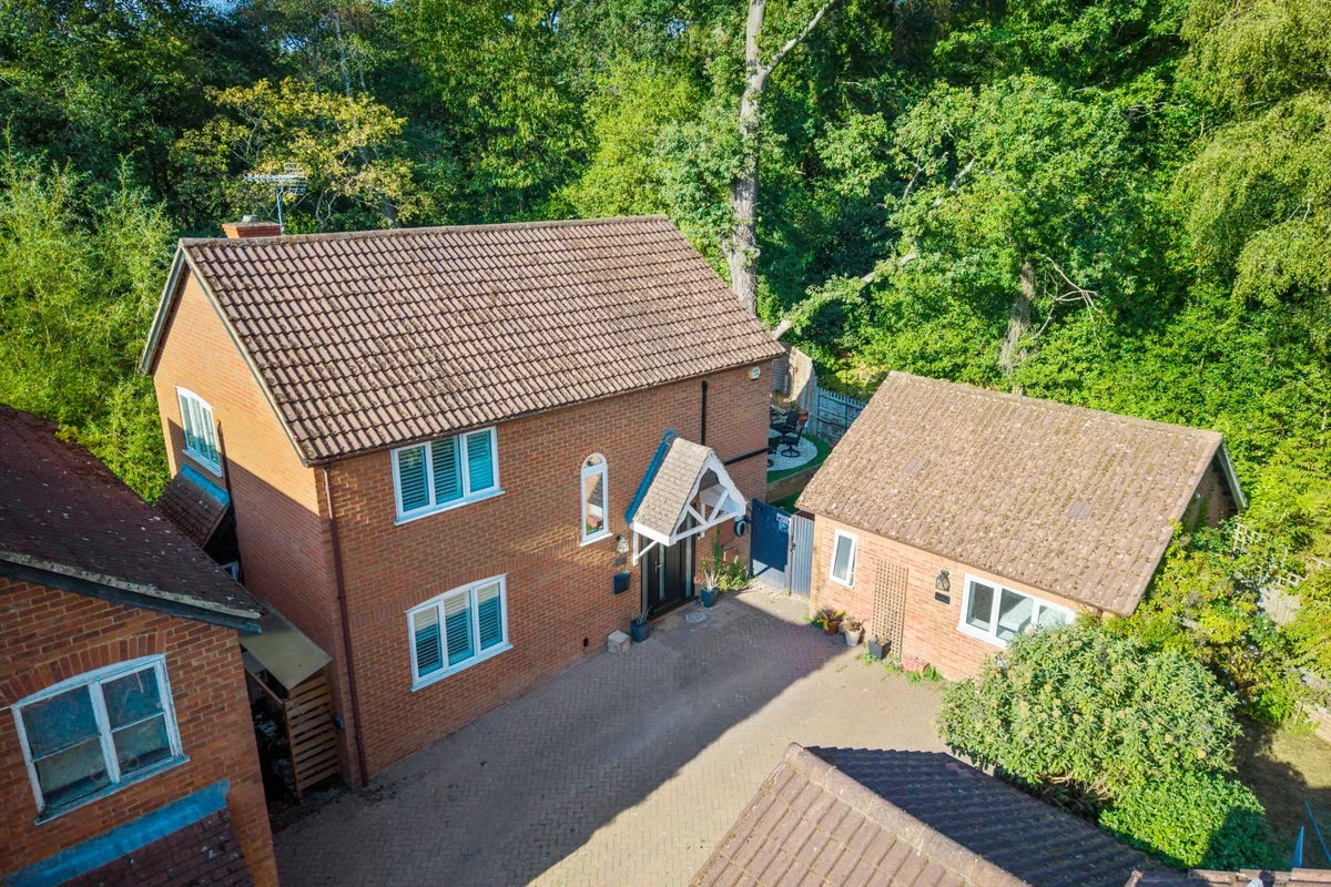 The Junipers, Wokingham, Barkham, RG41 - image 1