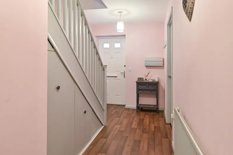 Tresham Close, Kettering, NN15 7BT - image 3