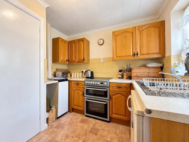 Smardon Avenue, Brixham - image 6