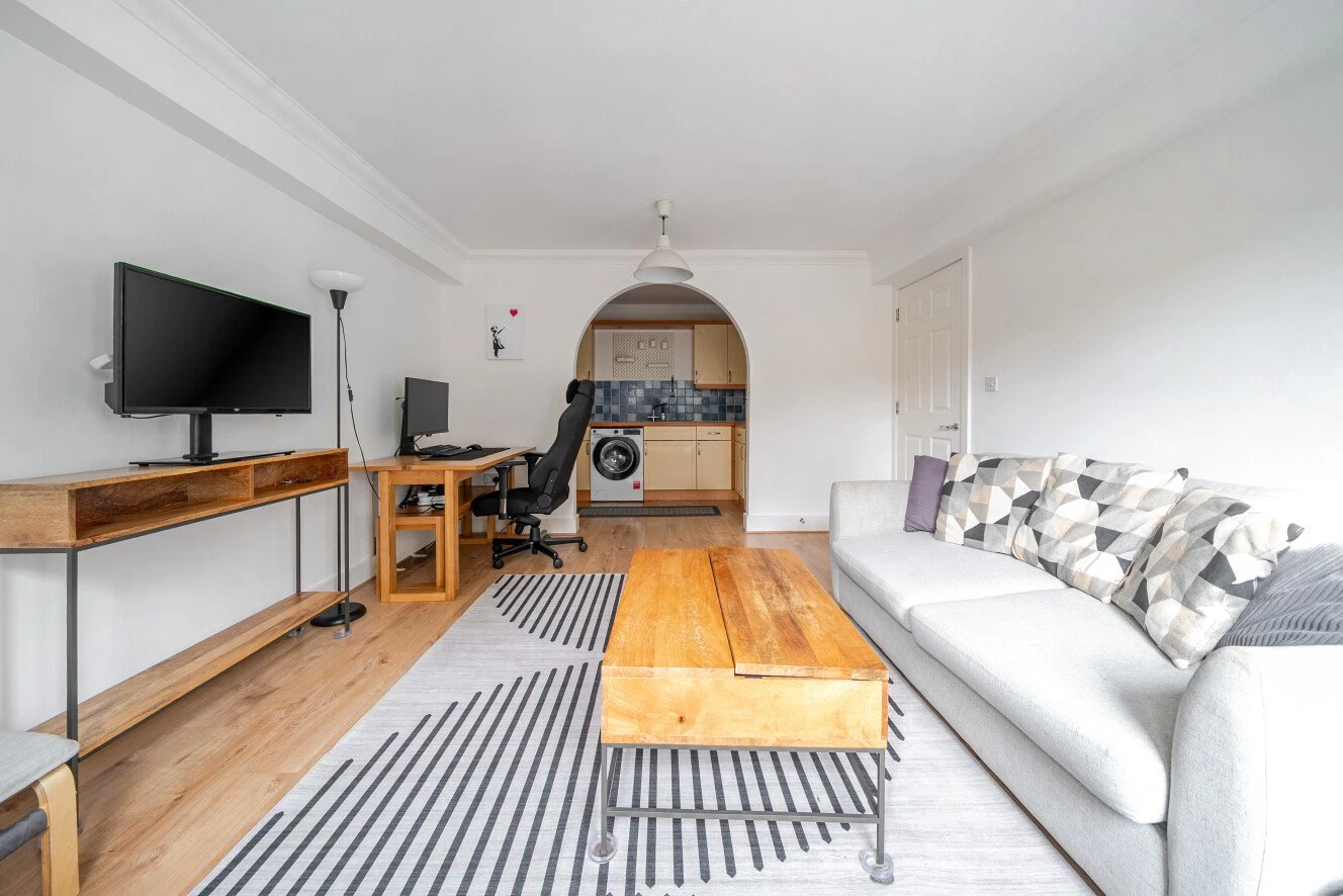Horn Lane, Acton, London, W3 - image 2