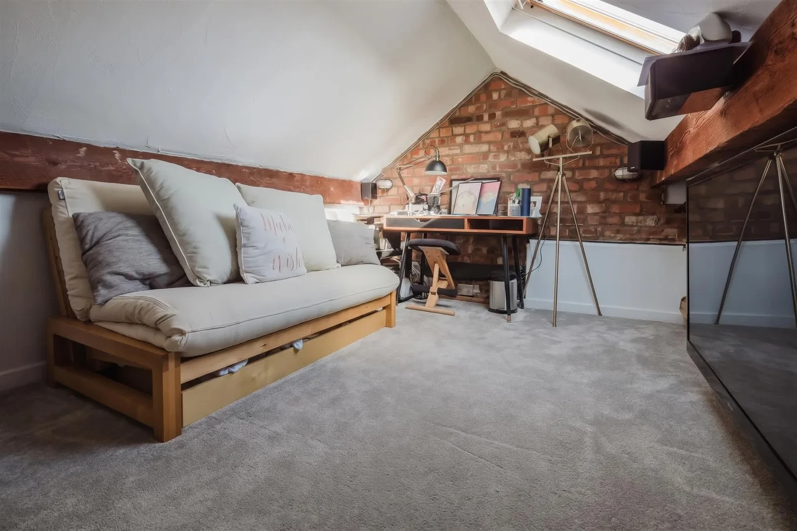 Sandileigh Avenue, Hale, Altrincham, WA15 - image 23