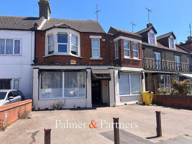 Pier Avenue, Clacton-on-Sea, Essex, CO15