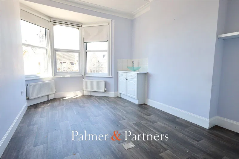 Pier Avenue, Clacton-on-Sea, Essex, CO15 - image 2