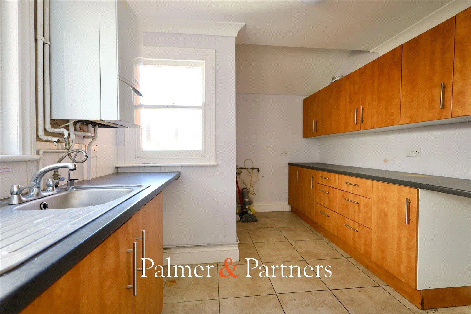 Pier Avenue, Clacton-on-Sea, Essex, CO15 - image 3