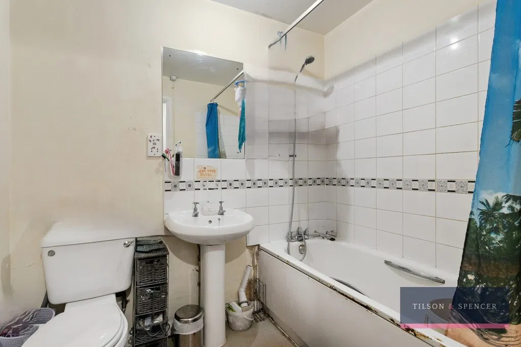 The Roundway, London, N17, N17 7EQ - image 3