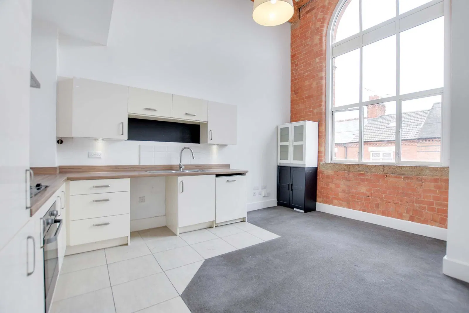 Wheatsheaf Court, Knighton Fields, Leicester - image 2